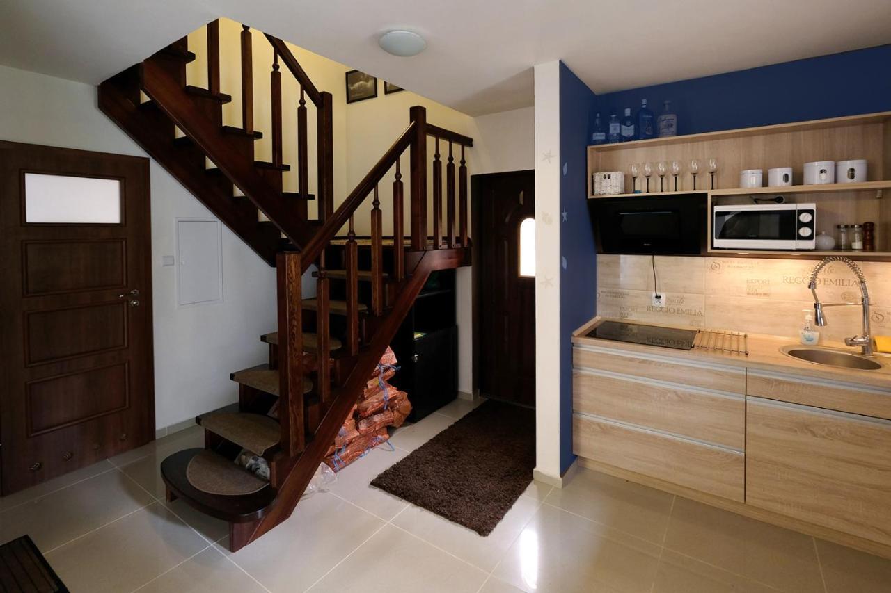 Dom Kotik W Lukecinie Villa Bagian luar foto
