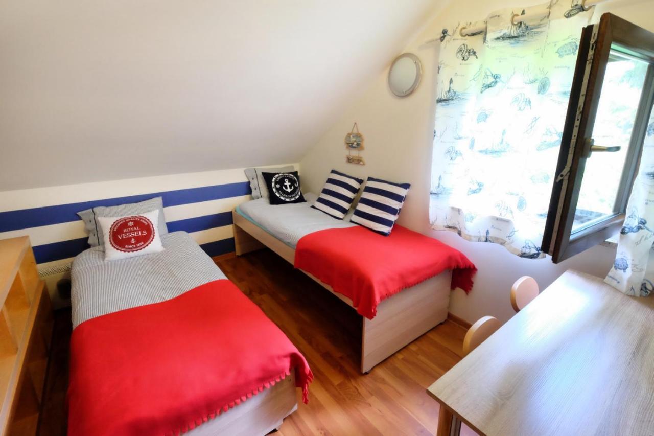 Dom Kotik W Lukecinie Villa Bagian luar foto